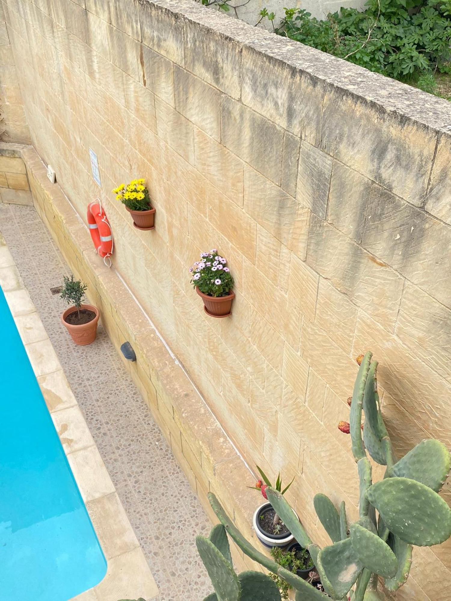 A La Maison B&B Xagħra Exteriér fotografie
