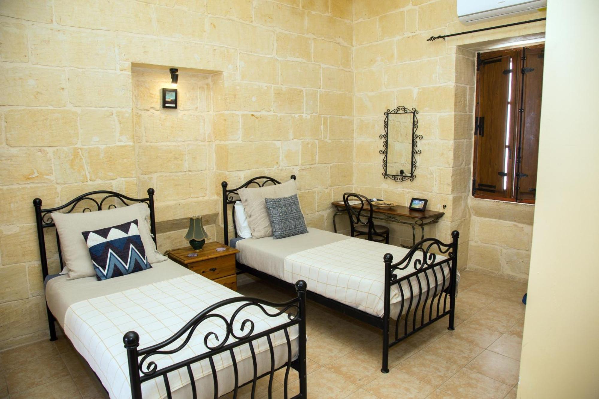 A La Maison B&B Xagħra Exteriér fotografie