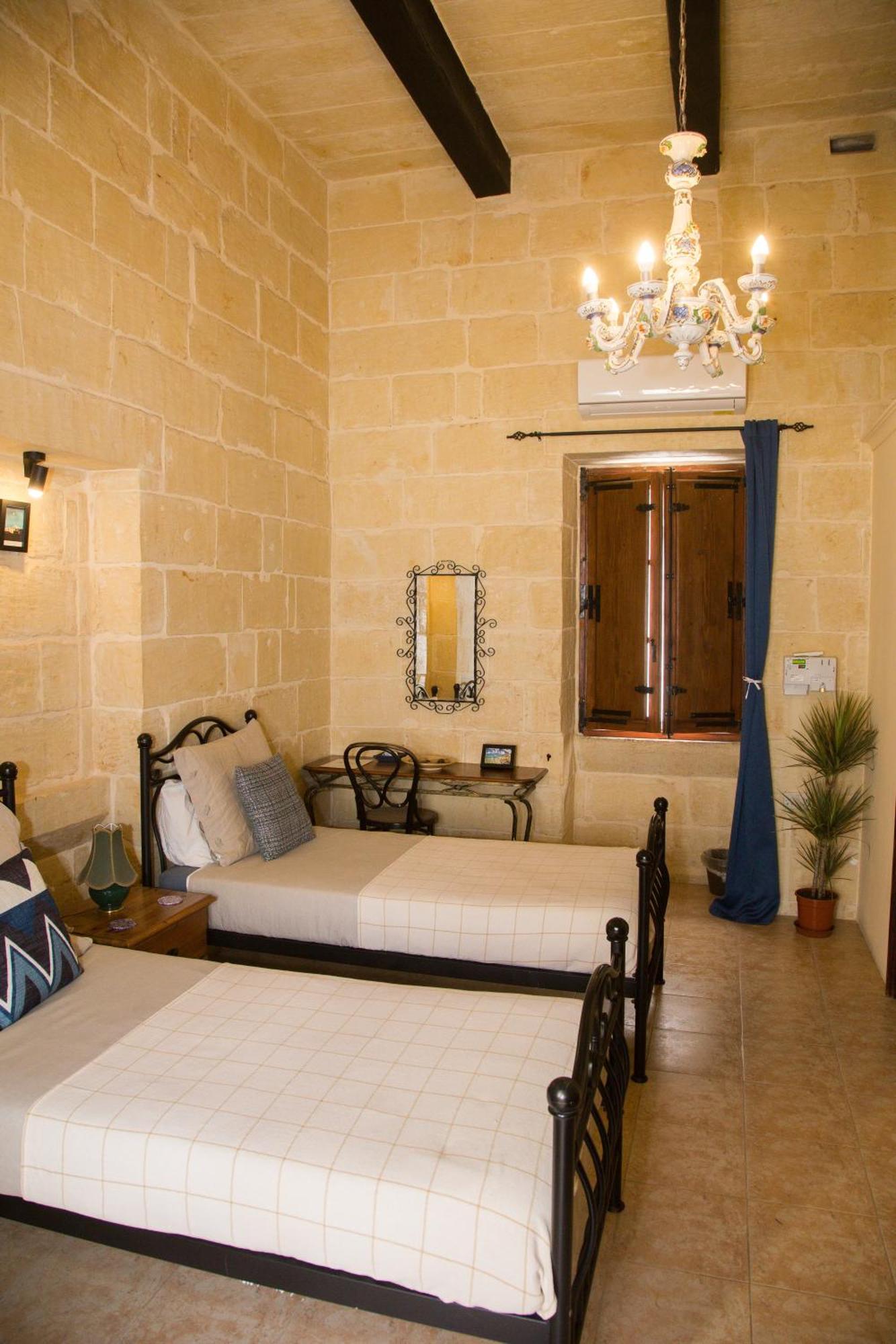 A La Maison B&B Xagħra Exteriér fotografie
